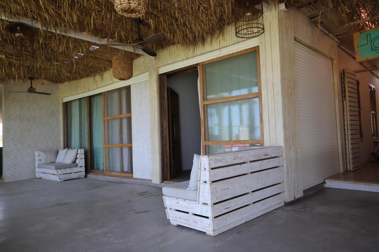 Hotel Lost At Sea à Damour Extérieur photo